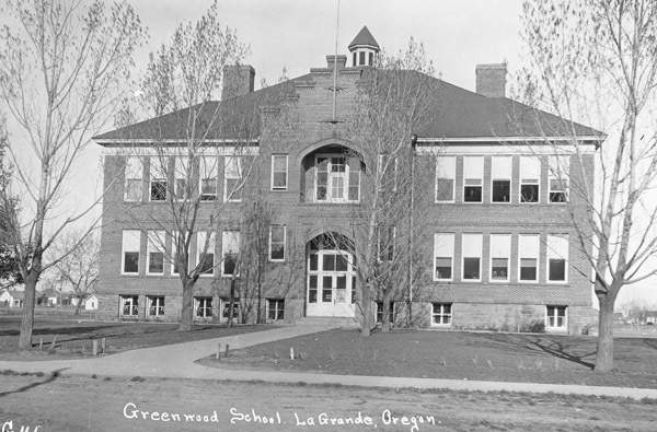 La Grande School, Greenwood 1