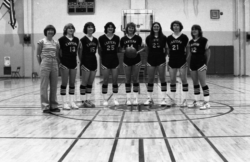 1981 Women's Basketball, March Team Photos 06