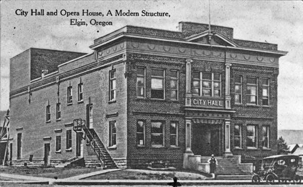 Elgin, City Hall &amp; Opera House 1