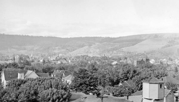 La Grande, Elevated View 9