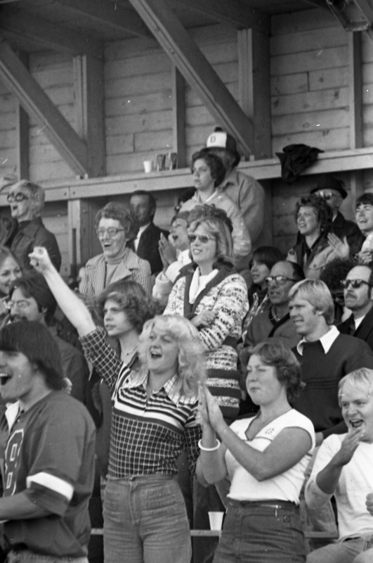 1977 Football Fans 08
