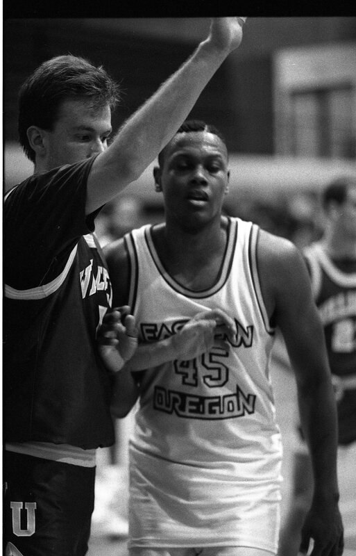 1991 Men's Basketball Action, Willamette University at EOSC 03