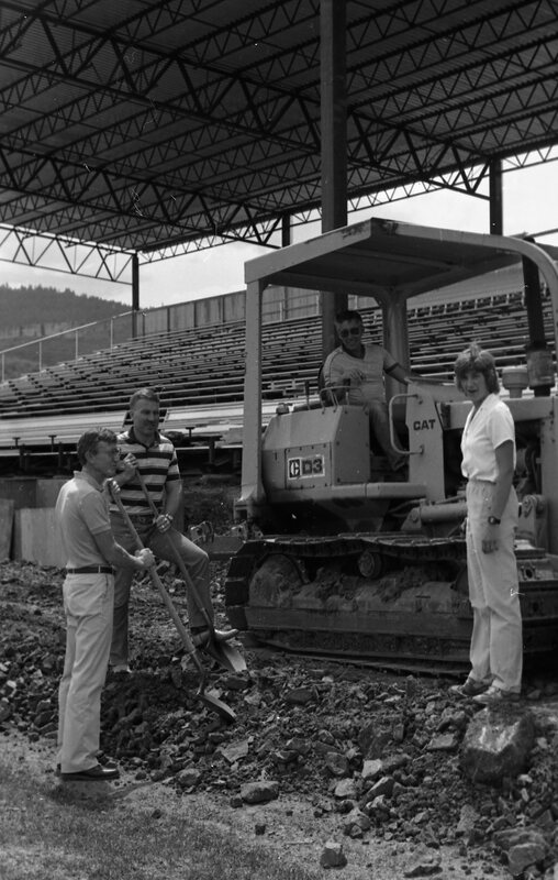 1984 Stadium Construction 02