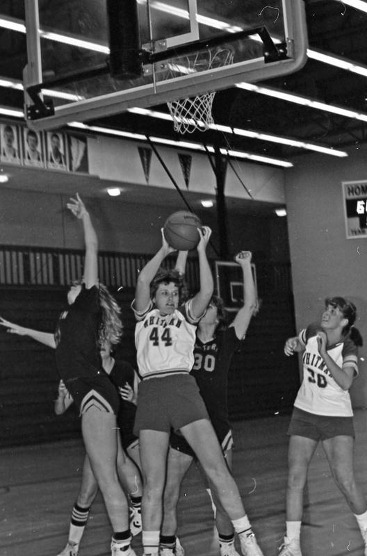 1984 Women's Basketball Action, EOSC vs. Whitman 05