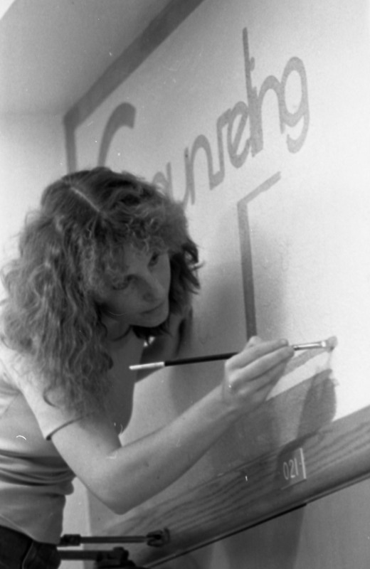 1978 Gretchen Bloom Painting a Counseling Sign 02