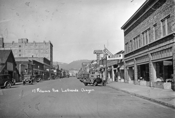 La Grande, Street Scene 45