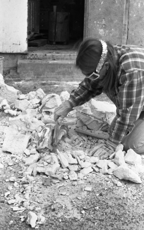 1977 Sculpture Class, Breaking Molds 08