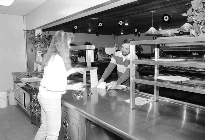 1991 Hoke Hall Cafeteria 08