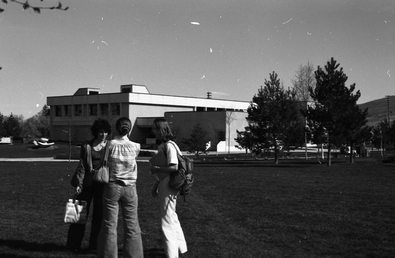 1981 Students, Outdoors 06
