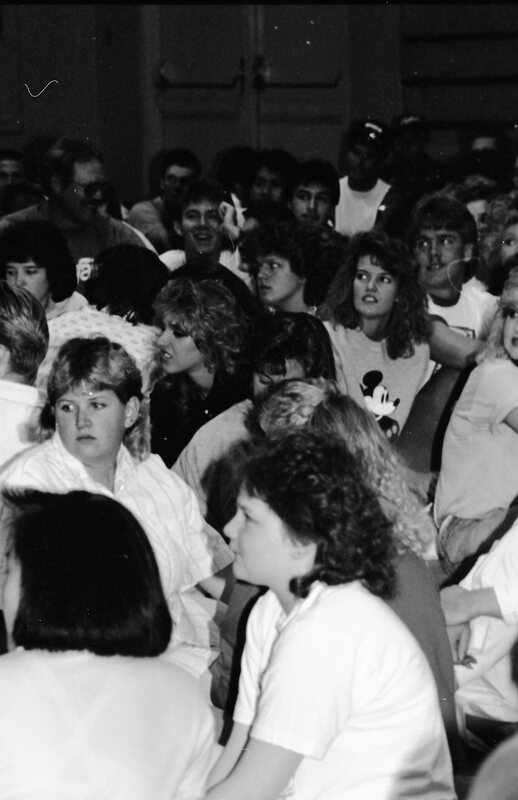 1987 New Student Days, Indoors 14
