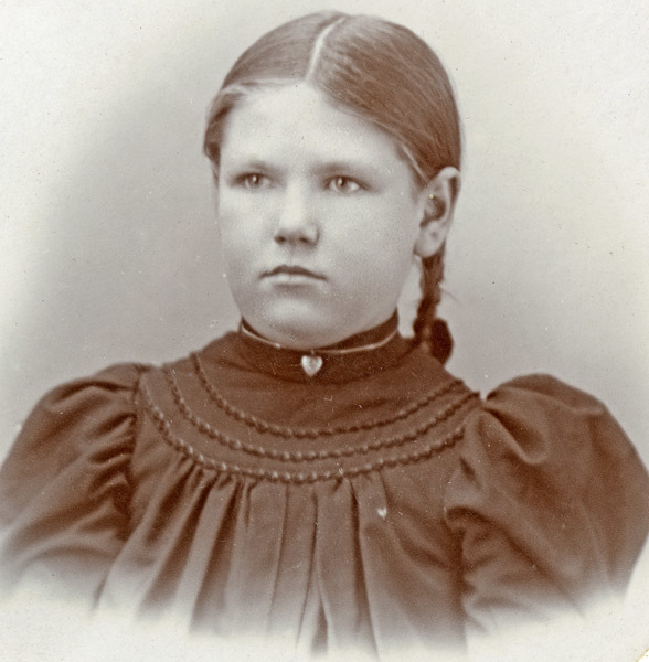 Portrait - Hutchinson, Dora