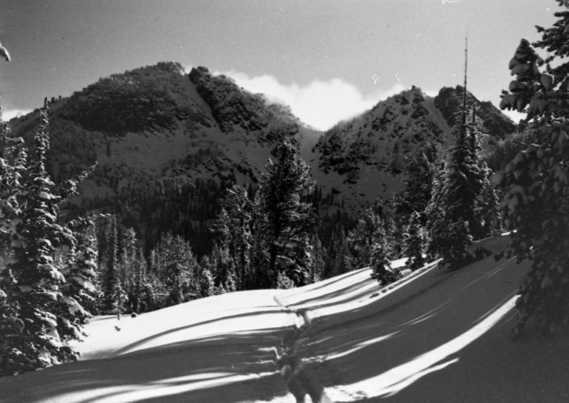 1985 Oregon, Ski Tracks