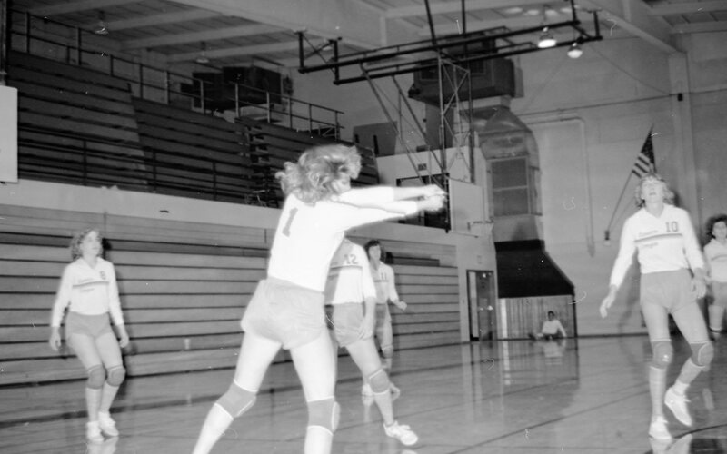 1982 Volleyball Action 02
