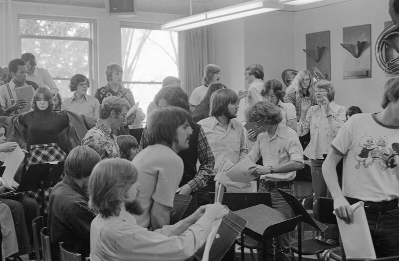 1975 Choir, Christmas Concert Practice 03
