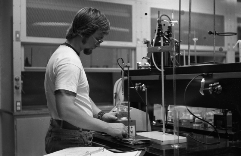 1976 Classroom, Science 02