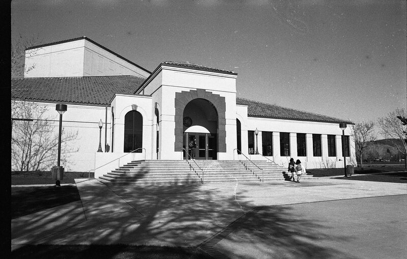 1991 Students, Walking 24