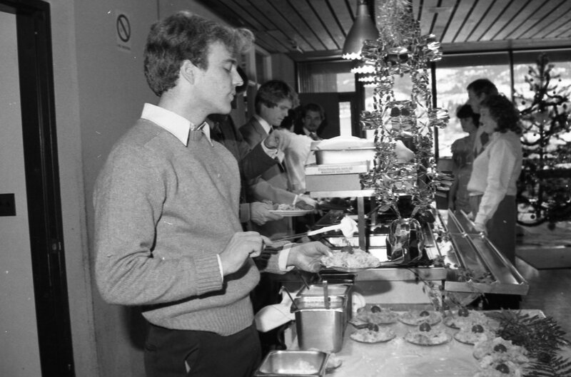 1985 Students Serve Elderly 06