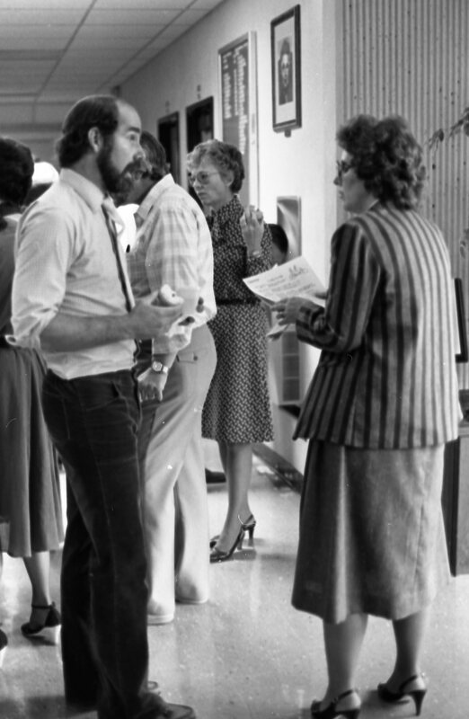 1984 School Begins, Meeting Break 04