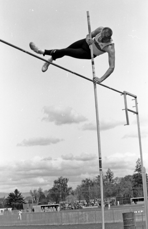 1986 Track Meet, Pole Vault 02