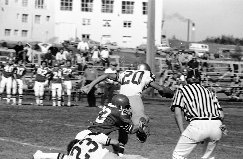1974 Football Action 08