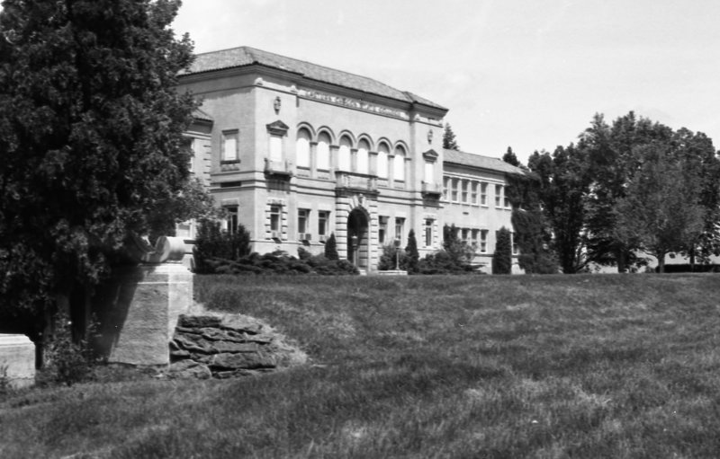 1981 Inlow Hall 03