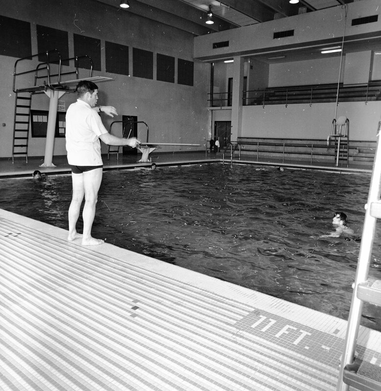 1972 Swimming Class 09