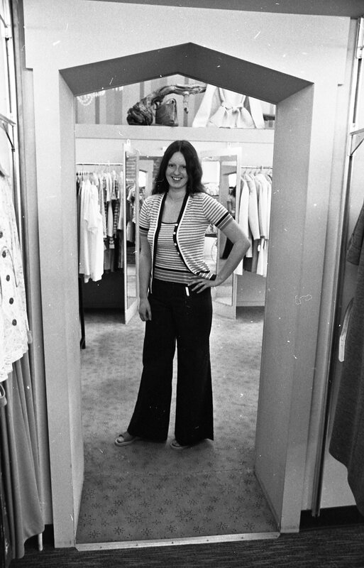 1974 Shopping, Student A 08