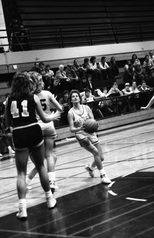 1987 Women's Basketball Action, George Fox at EOSC 01