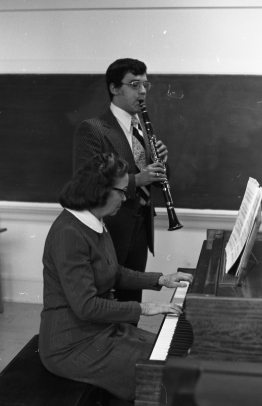 1976 Employees, Music
