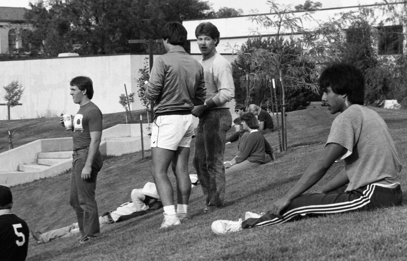 1985 Volleyball, New Students 07