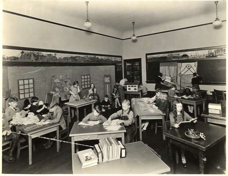 30's Ackerman Elementary Classroom 1
