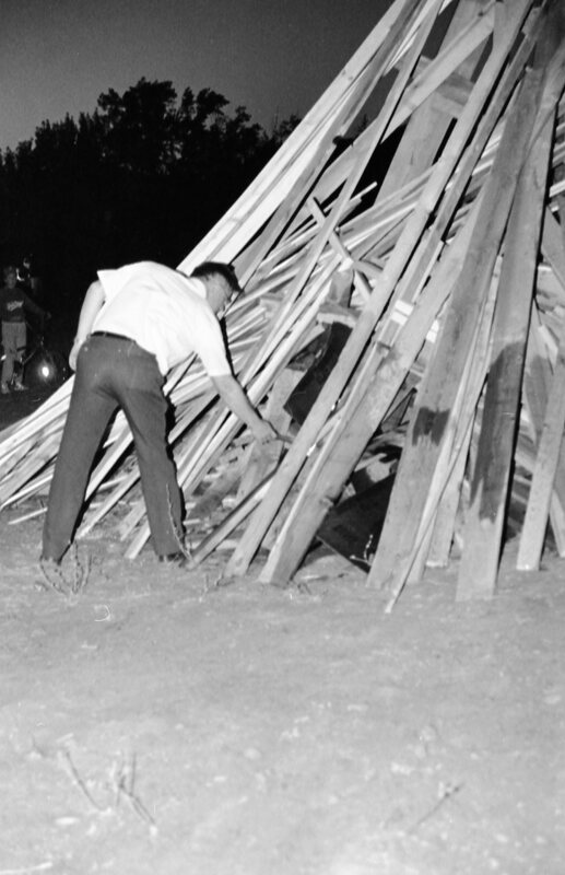 1987 Homecoming Bonfire 02
