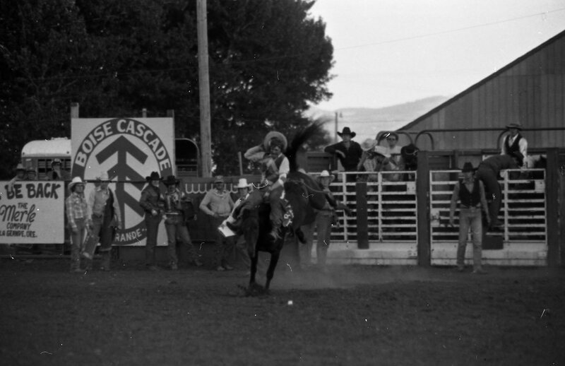 1979 Rodeo, Bronco Riding 02