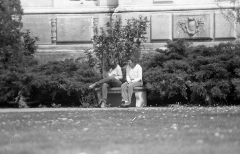 1985 Students, May Outdoor Candid Shots 03
