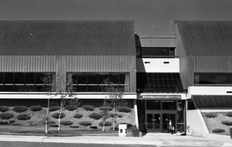 1977 Hoke Hall Entrance
