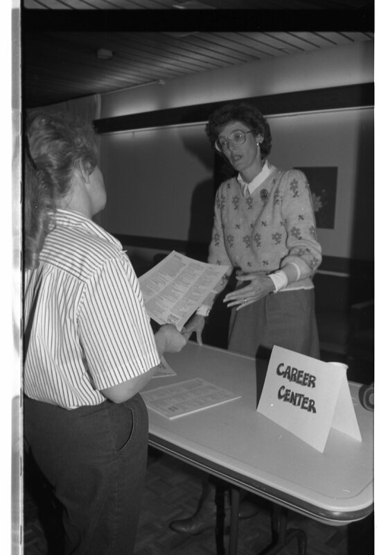 1990 Orientation, Career Center 02
