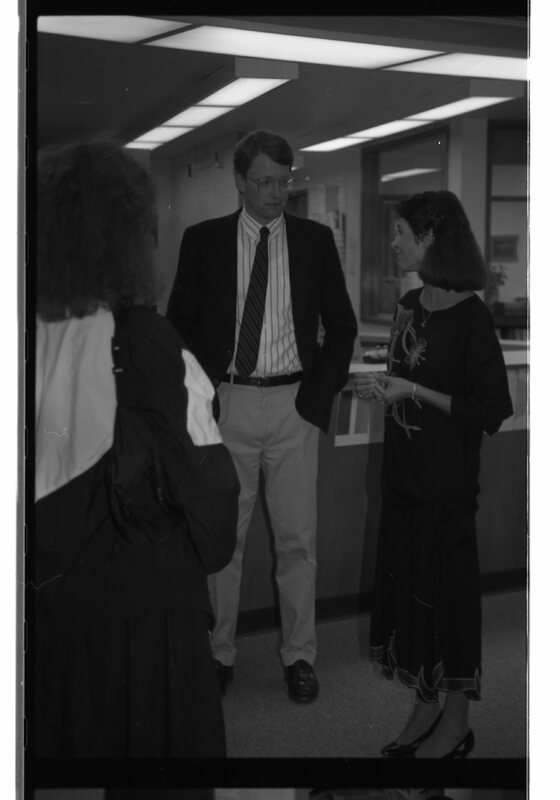 1989 Walter M. Pierce Library, Ribbon Cutting 22