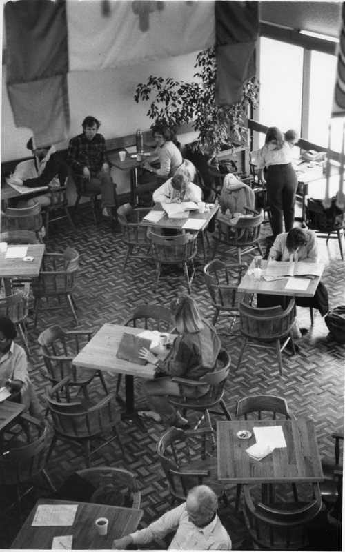 1985 Hoke Hall Cafeteria 1-1