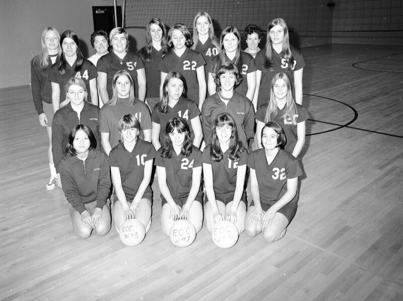1972 Volleyball Team 02