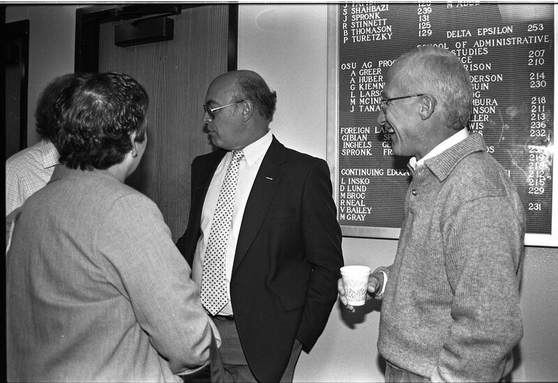 1989 Employees, Reception 02