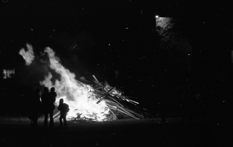 1983 Homecoming Bonfire 03
