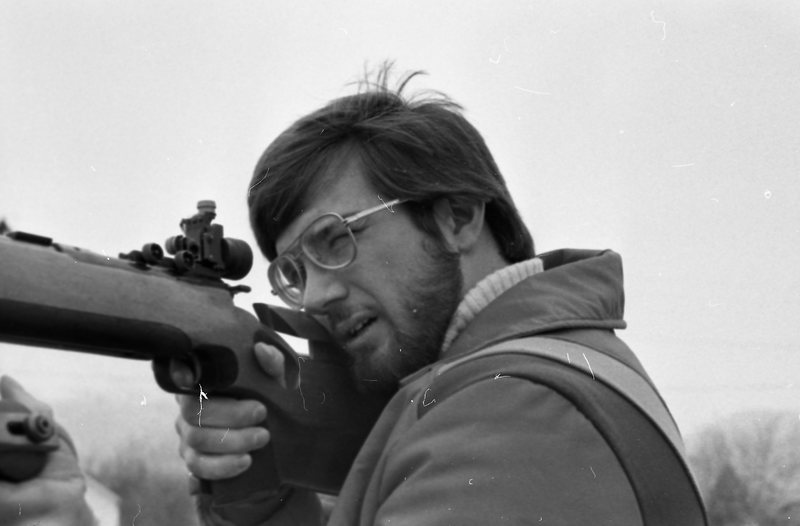 1980 Rifle, Aiming 04