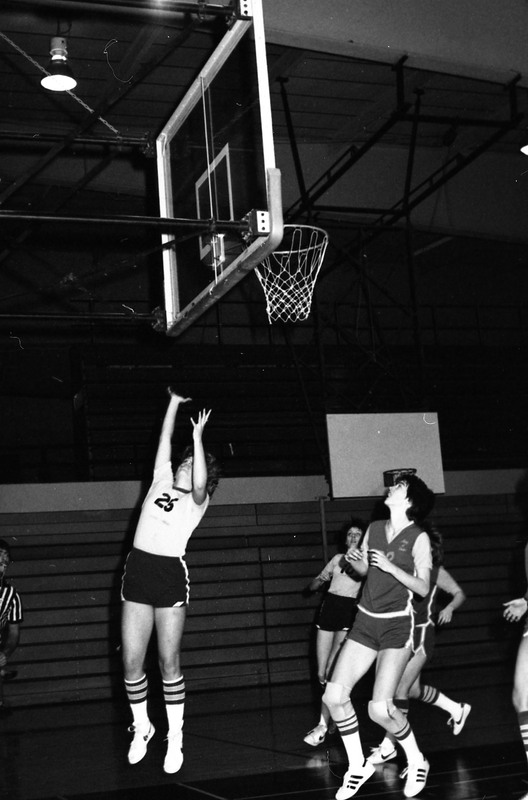 1979 Women's Basketball Action 04