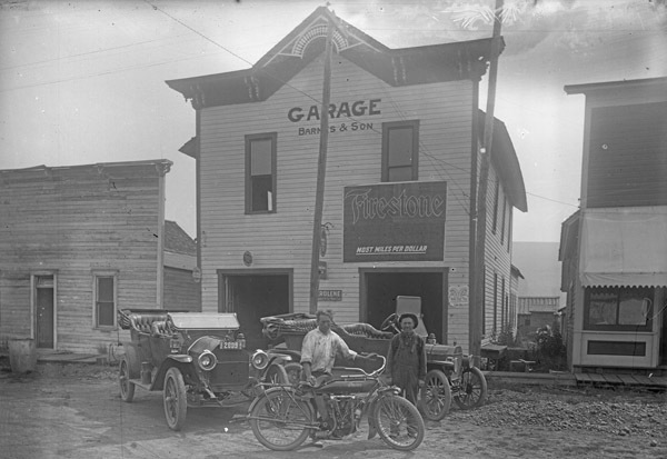 Elgin, Barnes Garage