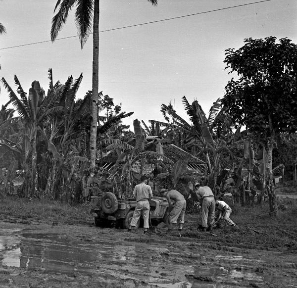 Leyte, Jeep in Mud 2