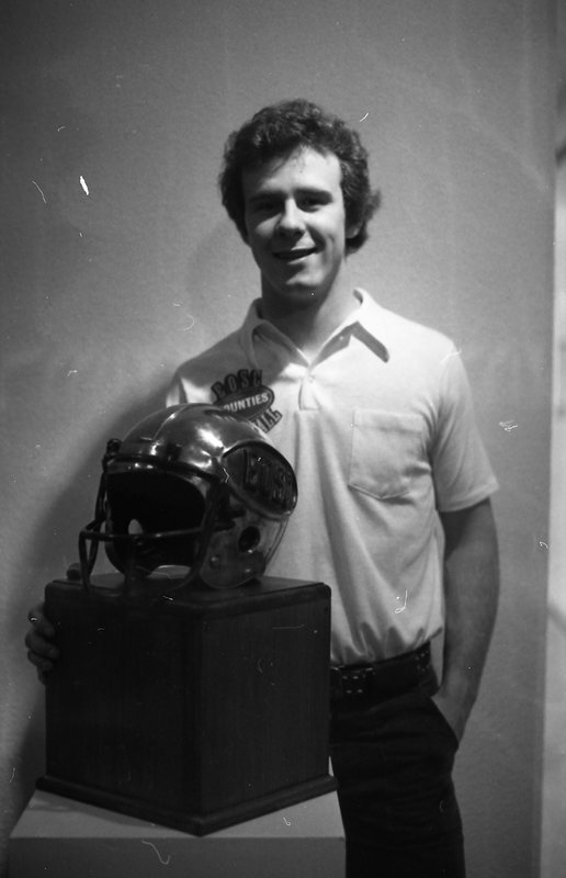 1981 Football Players with Trophy 07