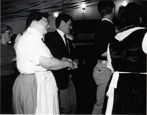 1985 Octoberfest, Folk Dancing Guests 01