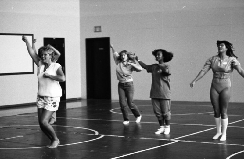 1985 Cheerleaders Practice 04
