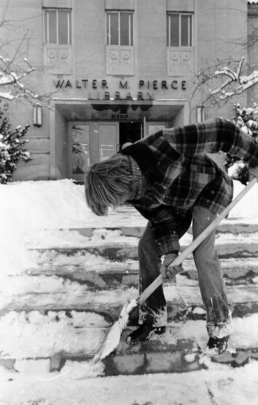 1974 Student, Shoveling Snow 02