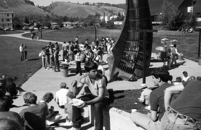 1986 Orientation, BBQ 25